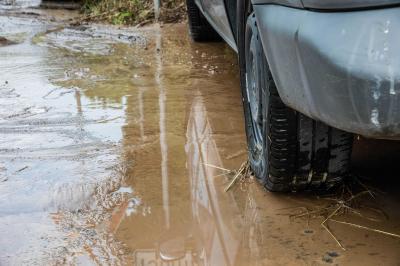Schorndorf: Unwetter zieht ueber die Stadt und hinterlaesst vollgelaufene Keller